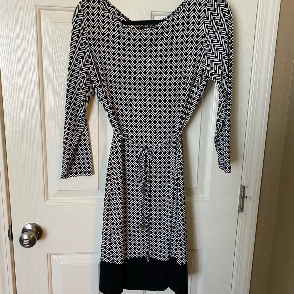 IVANKA TRUMP ELEGANT MIDI DRESS